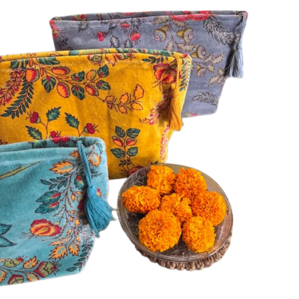 6F Velvet Cosmetic / Toiletry Bag Fully Lined 32x20x10cms