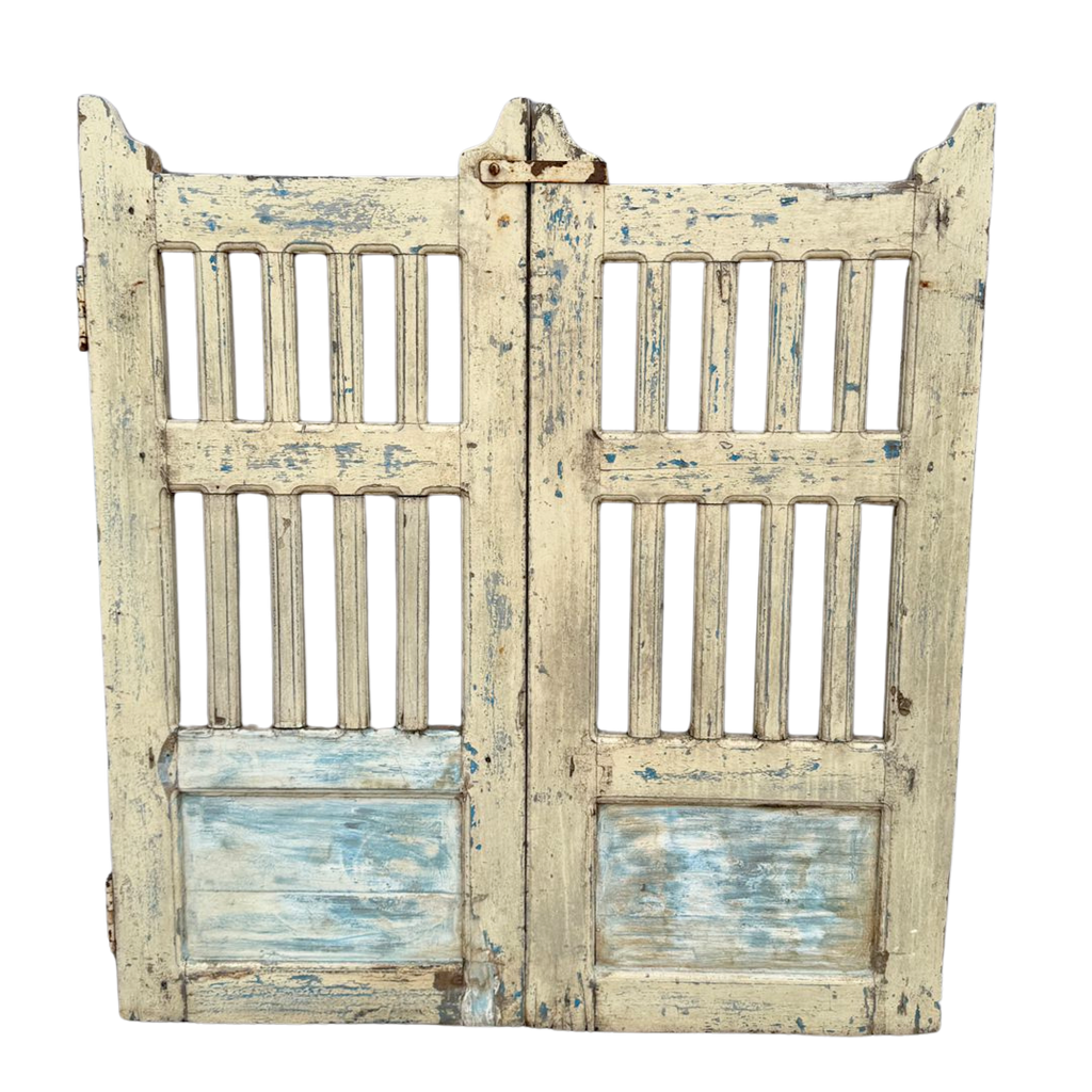 FUR667 Wooden Dog / Garden Gate (108w x 3d x 119h cms)