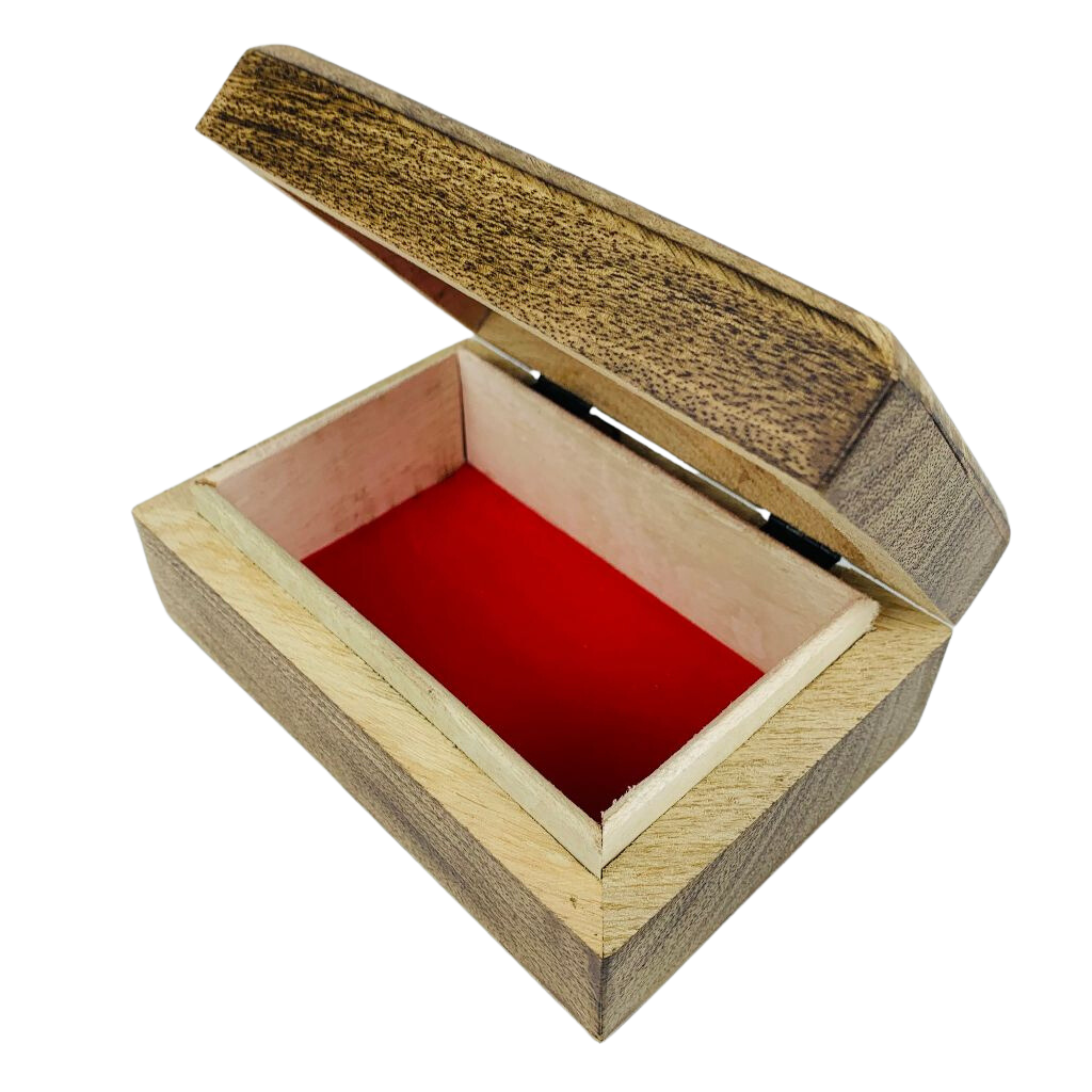 1GW Daisy Wooden Carved Trinket Box 20x15.5x8cms GW671