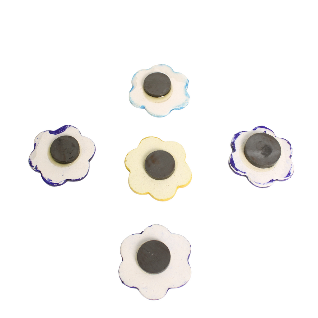 4JBP057 Jaipur Blue Pottery Flower Magnets 6cms Wide